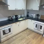 London Bridge Beautiful Apartment