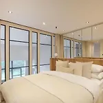 London Bridge Beautiful Apartment