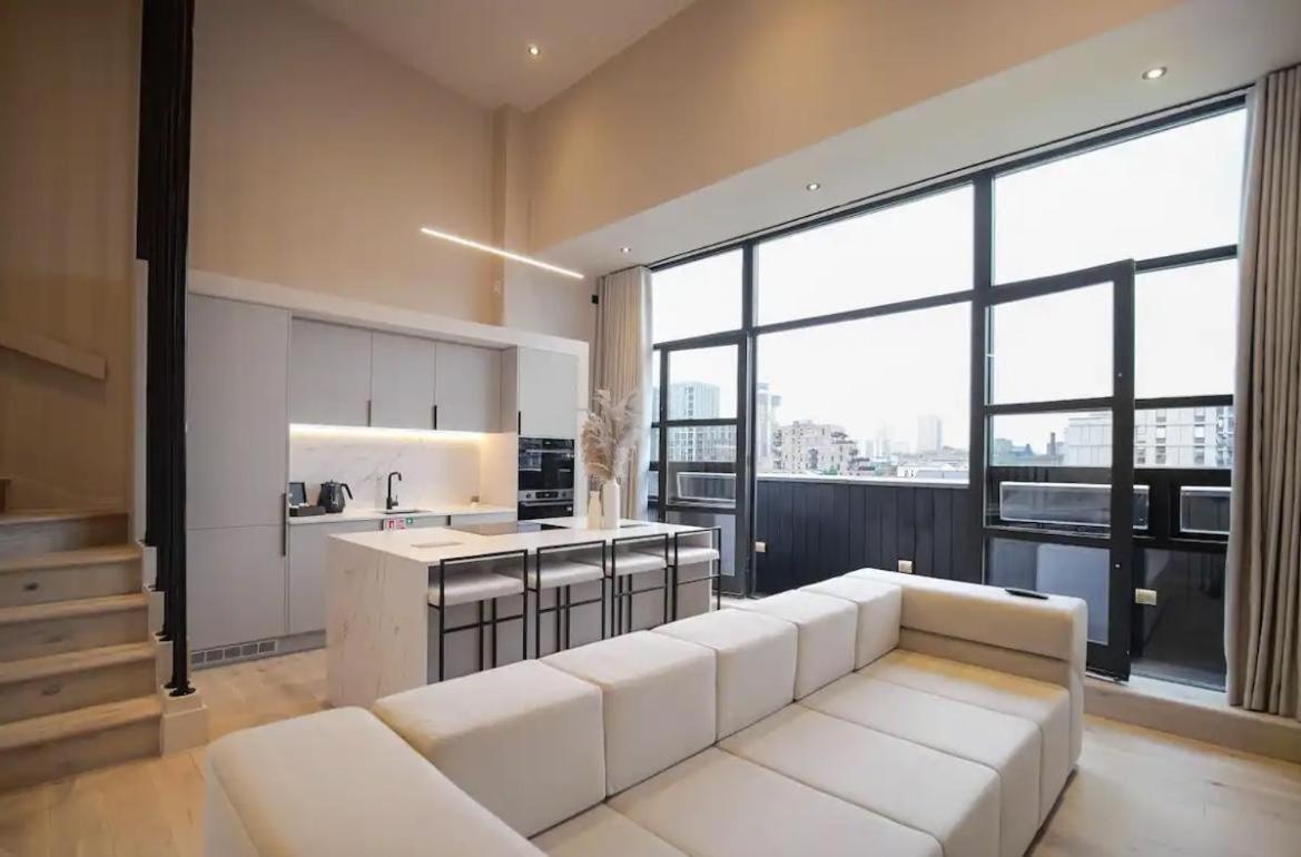 Bridge Beautiful Apartment London